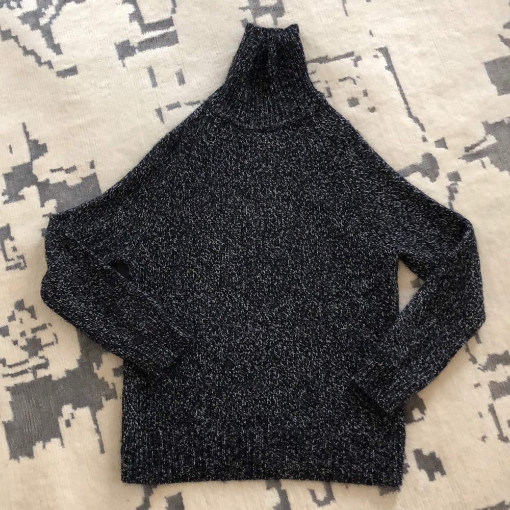 Acne sweater size L new